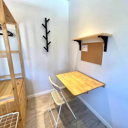 Campus 121 Apartment *